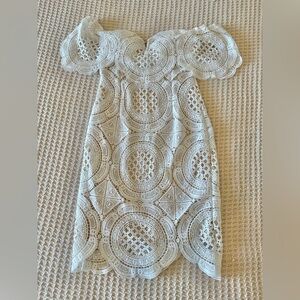 Lulu’s White dress